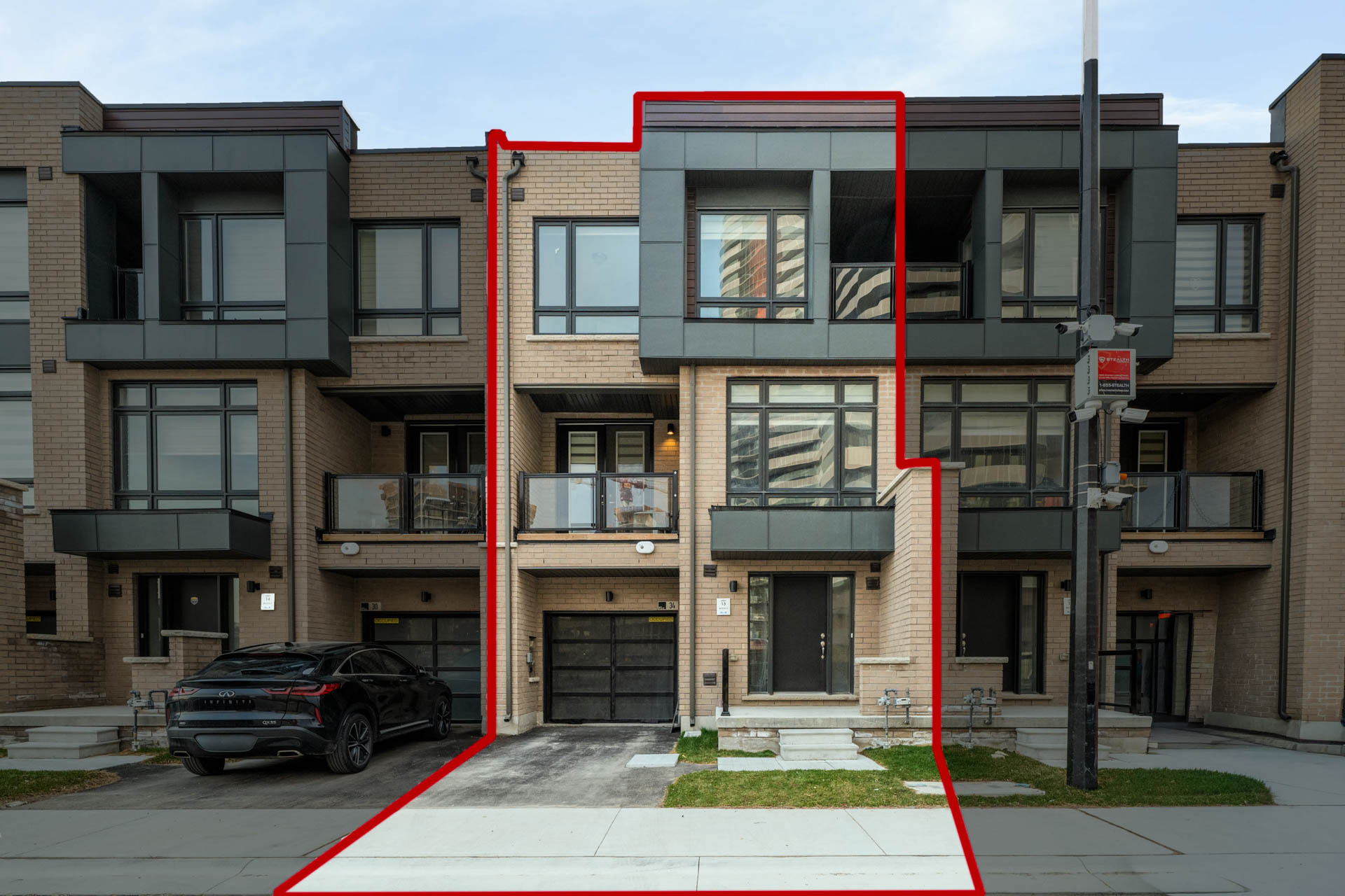 Real estate photography of an open-concept townhome near the Vaughan Metropolitan Centre