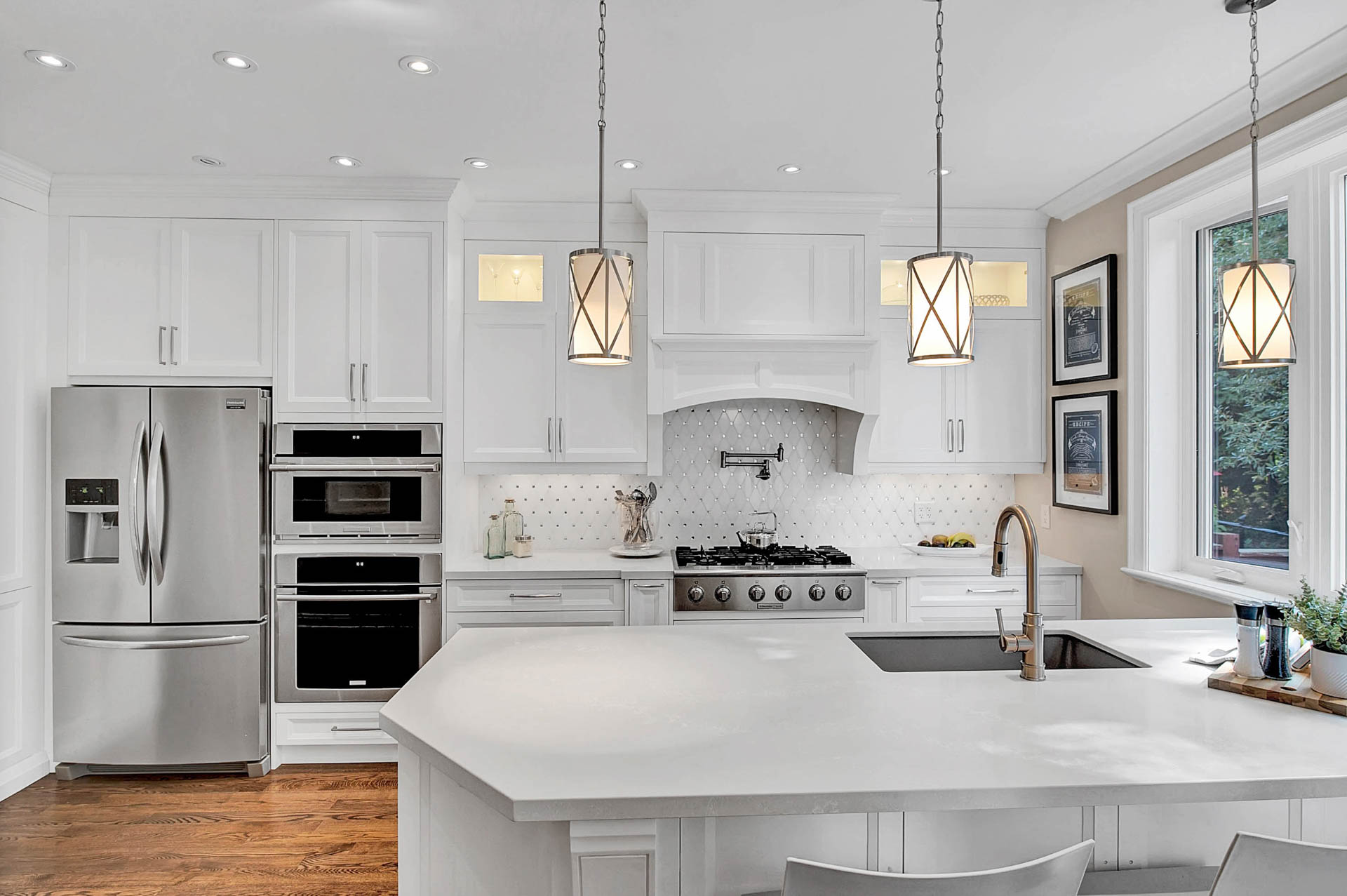 HDR real estate photography of a modern townhome exterior in Vaughan