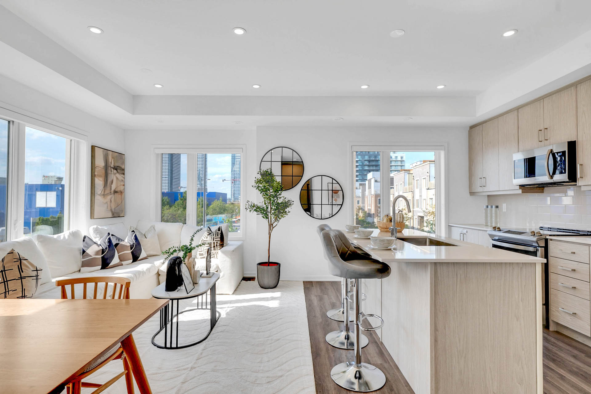 Real estate photography of a living space in Woodbridge, Vaughan